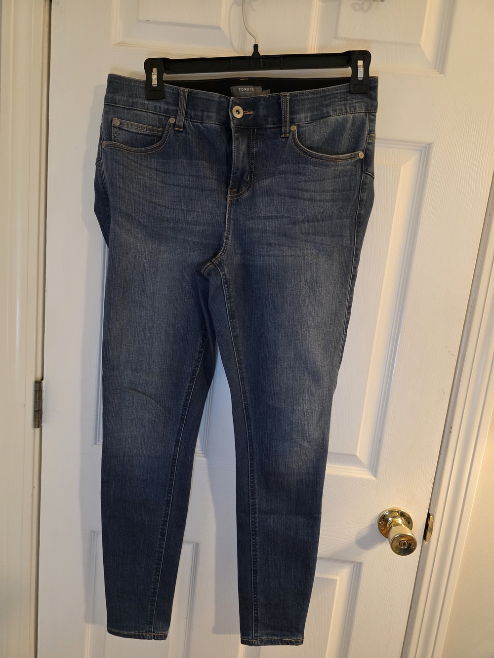 Torrid Mid-Rise Skinny Jeans in Medium Blue